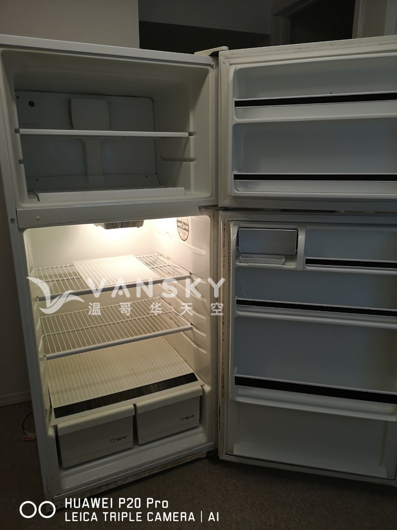 240525120808_30 frige inside.jpg